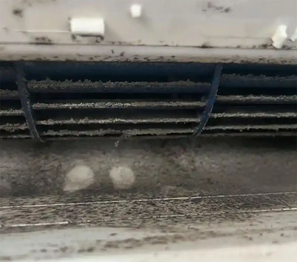 南岔空调吹的风有股烧焦味是怎么回事